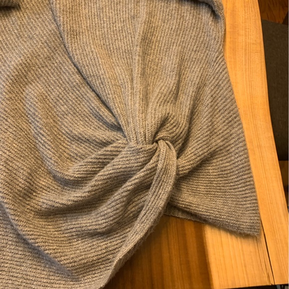 Aerie sweater - Picture 3 of 3